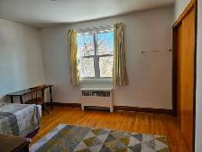 Three bedroom apt flexible lease start date
