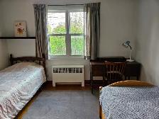 Three bedroom apt flexible lease start date - Photo 3