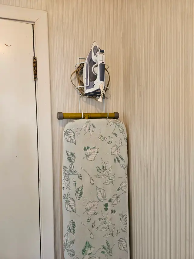 Three bedroom apt flexible lease start date - Photo 8