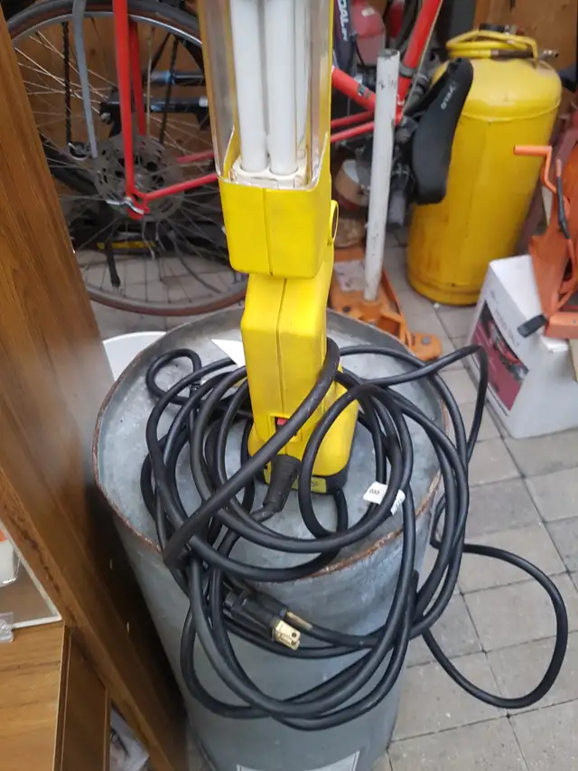 LED MEGNETIC LIGHT