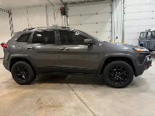 2016 JEEP CHEROKEE TRAILHAWK LOADED ACCIDENT FREE SAFETIED - Photo 16