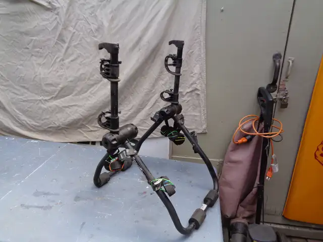 TRUNK BIKE RACK