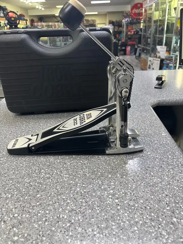 TAMA IRON COBRA 200 BASS PEDAL WITH CASE - Photo 2