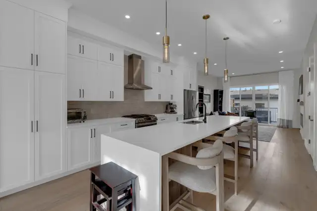 2023 CUSTOM BUILT BOWNESS HOME WITH A LEGAL BASEMENT SUITE - Photo 2