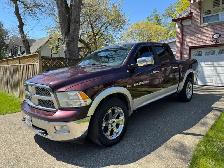 2012 Dodge Ram Laramie fully loaded 4x4 5.7