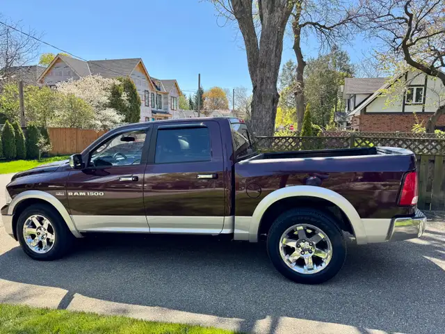 2012 Dodge Ram Laramie fully loaded 4x4 5.7 - Photo 2
