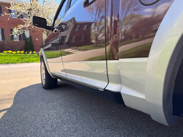 2012 Dodge Ram Laramie fully loaded 4x4 5.7 - Photo 3