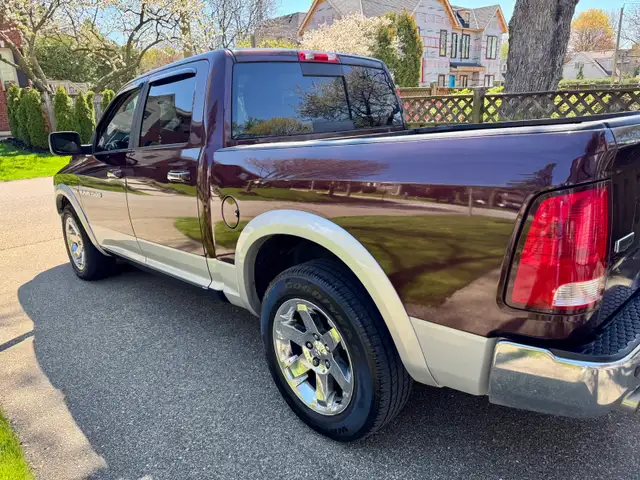 2012 Dodge Ram Laramie fully loaded 4x4 5.7 - Photo 4