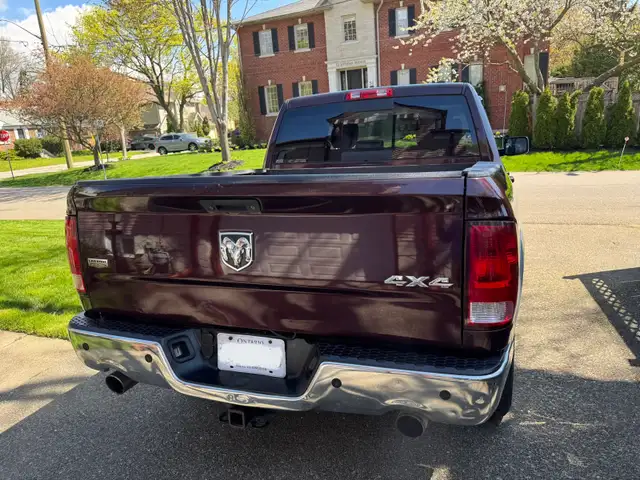 2012 Dodge Ram Laramie fully loaded 4x4 5.7 - Photo 5
