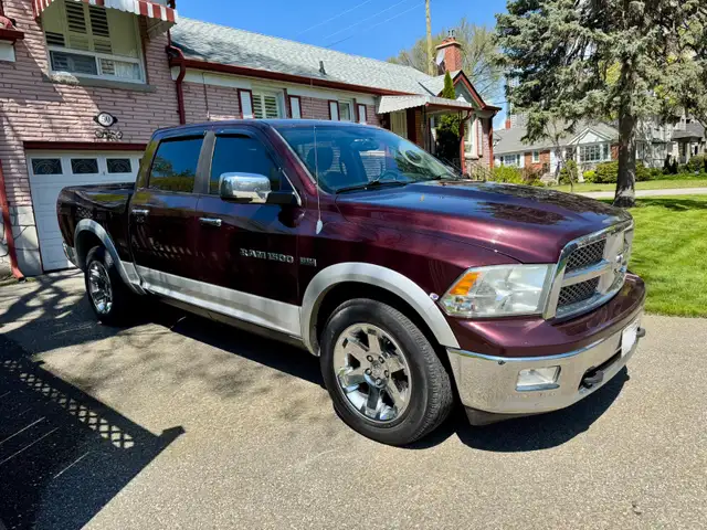 2012 Dodge Ram Laramie fully loaded 4x4 5.7 - Photo 7