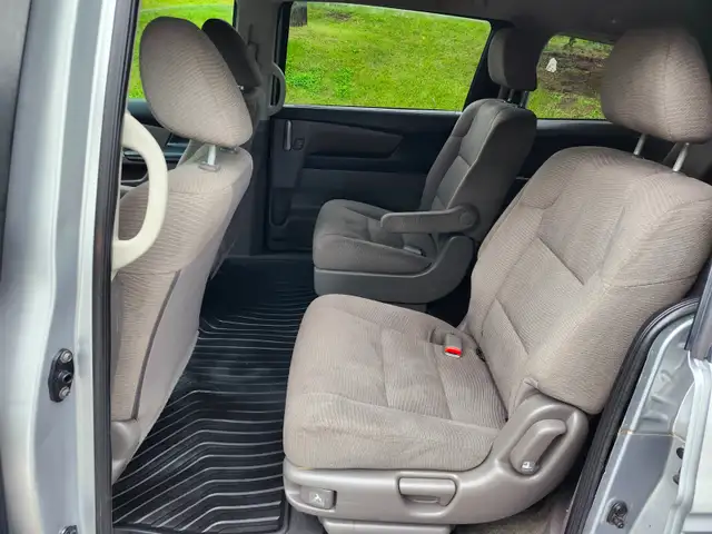 2011 HONDA ODYSSEY LX MINIVAN similar to Sienna Caravan Sedona - Photo 8