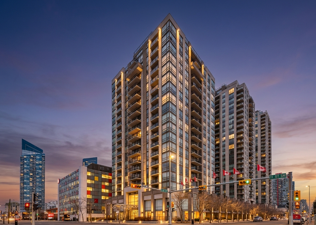 UPDATED 2 BED   DEN 2 BATH DOWNTOWN CALGARY BELTLINE CONDO