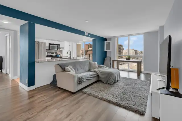 UPDATED 2 BED   DEN 2 BATH DOWNTOWN CALGARY BELTLINE CONDO - Photo 2