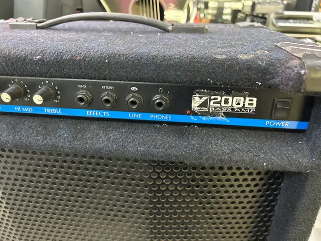 Yorkville Y200B Bass Amplifier - Photo 3