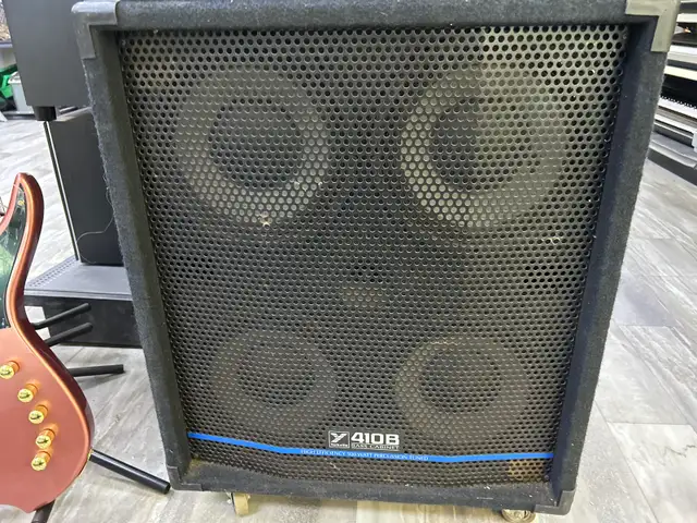 Yorkville Y410B 4X10 500 Watt Bass Speaker Cabinet