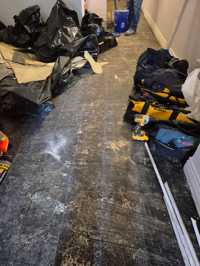 Junk Removal & Disposal Services – Laval Area - Photo 3