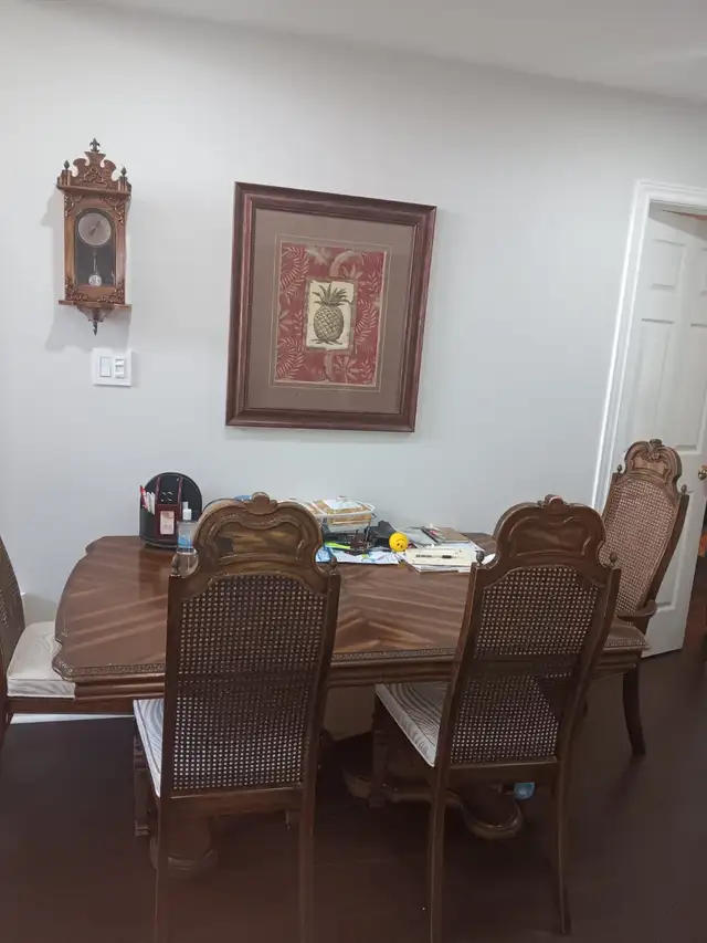Hutch and Dining Room Set for Sale - Photo 2
