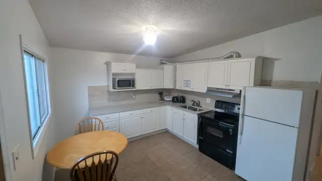 700-735- rooms for rent innercity