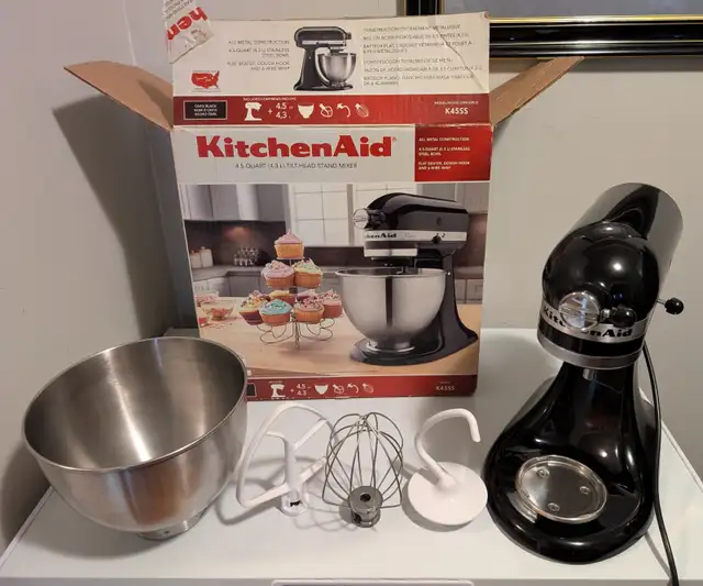 Black Kitchenaid Stand Mixer - 3 attachments included