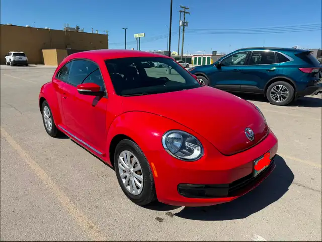 2015 Volkswagen Beetle (Low KM, Fresh Safety, 2 Tire Sets incl)