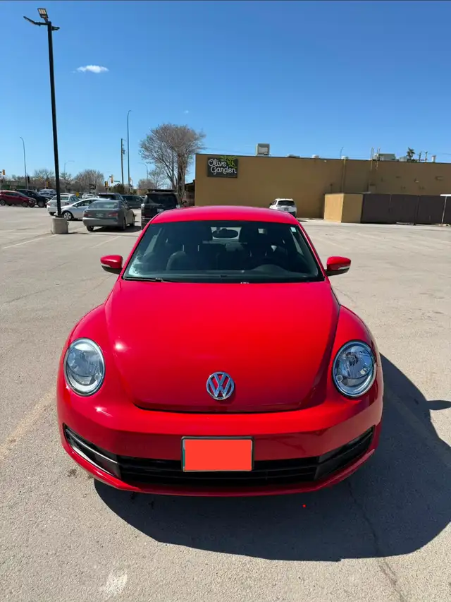 2015 Volkswagen Beetle (Low KM, Fresh Safety, 2 Tire Sets incl) - Photo 2