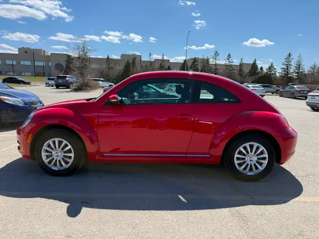 2015 Volkswagen Beetle (Low KM, Fresh Safety, 2 Tire Sets incl) - Photo 3