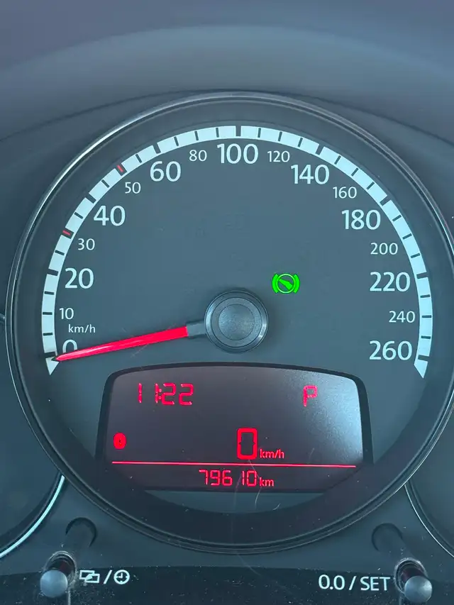 2015 Volkswagen Beetle (Low KM, Fresh Safety, 2 Tire Sets incl) - Photo 9