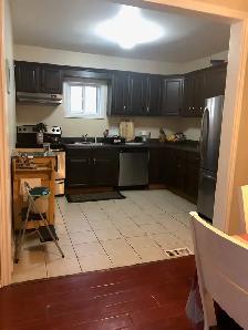 Renovated 3BR House Niagara Falls $1999 - Photo 7