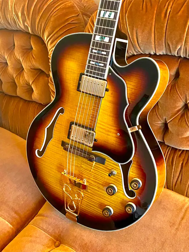Ibanez AF155-AYS Artstar Semi Acoustic Guitar, CASE, Excellent. - Photo 4