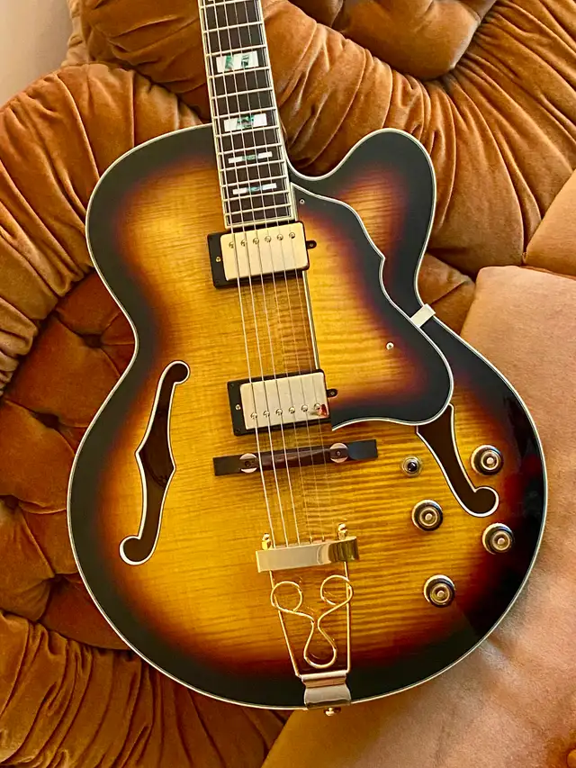 Ibanez AF155-AYS Artstar Semi Acoustic Guitar, CASE, Excellent. - Photo 6