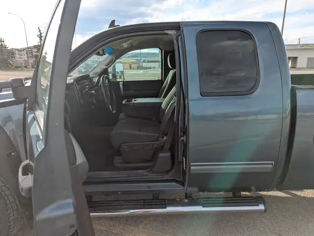 2009 Chev 2500HD - fantastic mechanical! - Photo 4