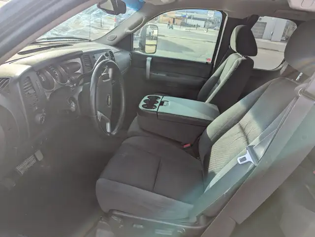 2009 Chev 2500HD - fantastic mechanical! - Photo 6