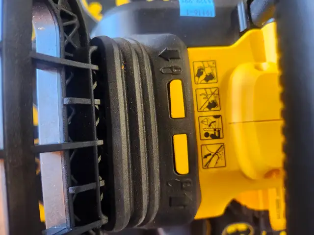 DeWalt DCC620 Cordless Brushless 12-inch Chainsaw (#19116) - Photo 4