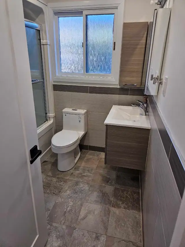 BEAUTIFUL 2 BEDROOM MAIN FLOOR HOUSE IN PICKERING - Photo 5