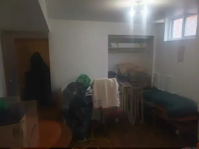 Private room for rent in basement - Photo 5