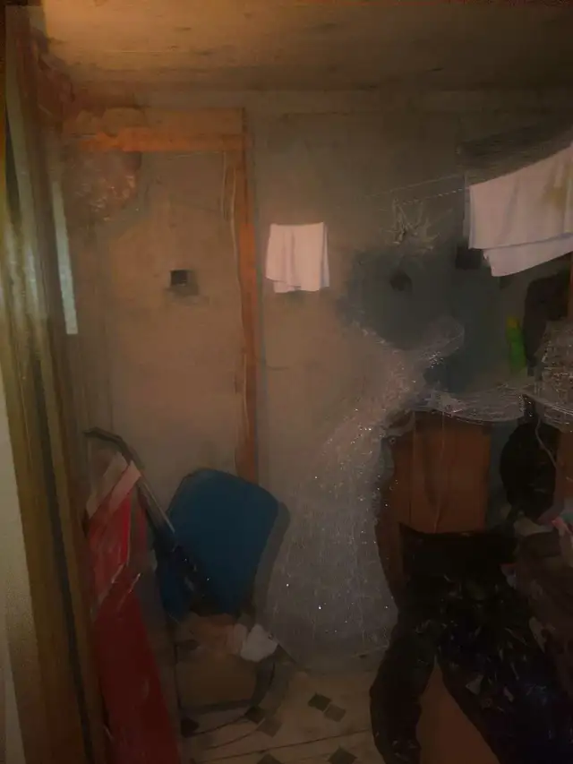 Private room for rent in basement - Photo 8