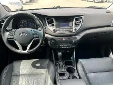 2017 Hyundai Tucson SE AWD | Back Cam, Pan. Sunroof, Bluetooth - Photo 10