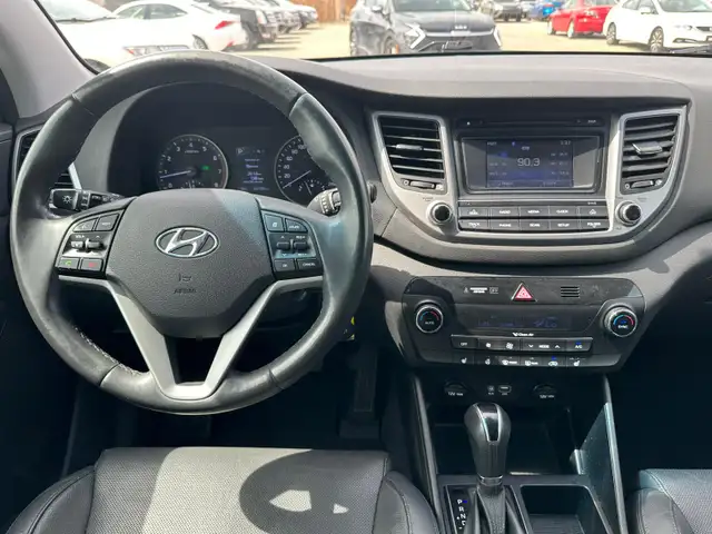 2017 Hyundai Tucson SE AWD | Back Cam, Pan. Sunroof, Bluetooth - Photo 11