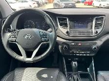 2017 Hyundai Tucson SE AWD | Back Cam, Pan. Sunroof, Bluetooth - Photo 11