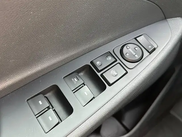 2017 Hyundai Tucson SE AWD | Back Cam, Pan. Sunroof, Bluetooth - Photo 16