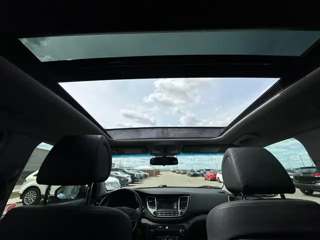 2017 Hyundai Tucson SE AWD | Back Cam, Pan. Sunroof, Bluetooth - Photo 17