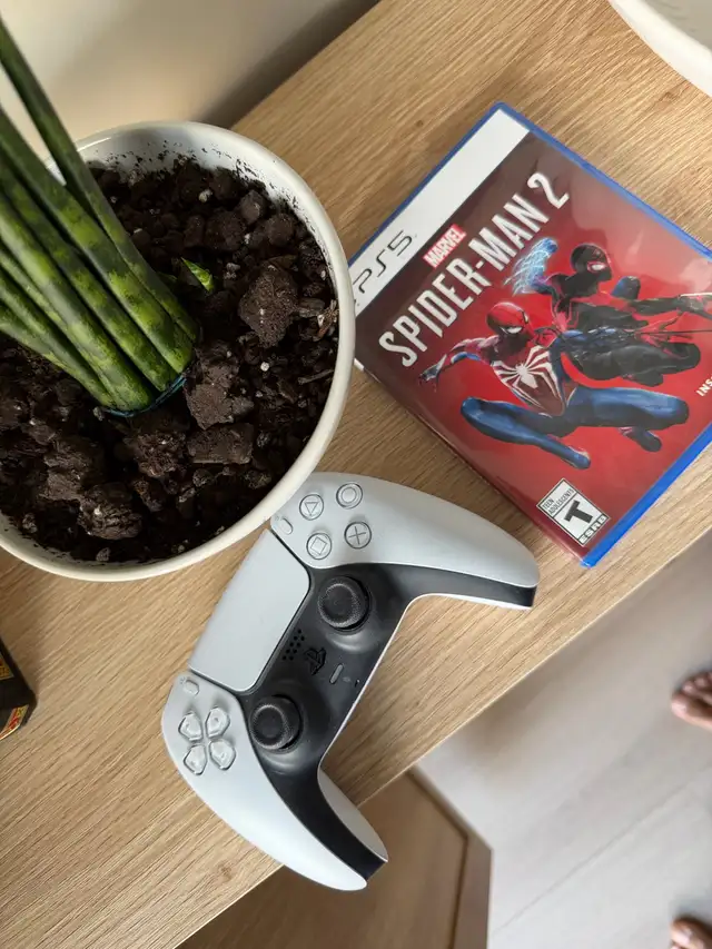 PS5 - Disc   Controller   Spiderman 2 - Photo 2