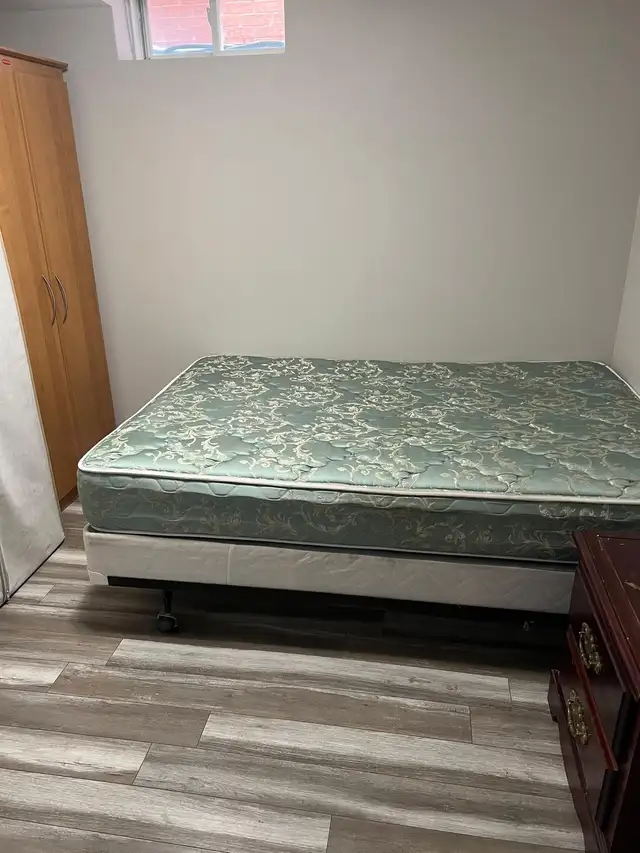 Furnished Private room Torbram/Sandalwood Brampton June 1 - Photo 8