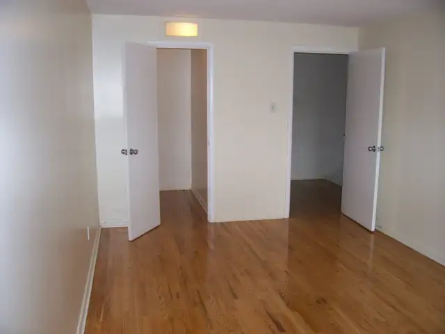 June 1st ~ 2 BEDROOM GARDENHOME ~ $1,999.00 - Photo 5
