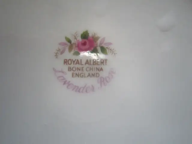 Royal Albert LAVENDER ROSE fine bone china set for 4 - Photo 2