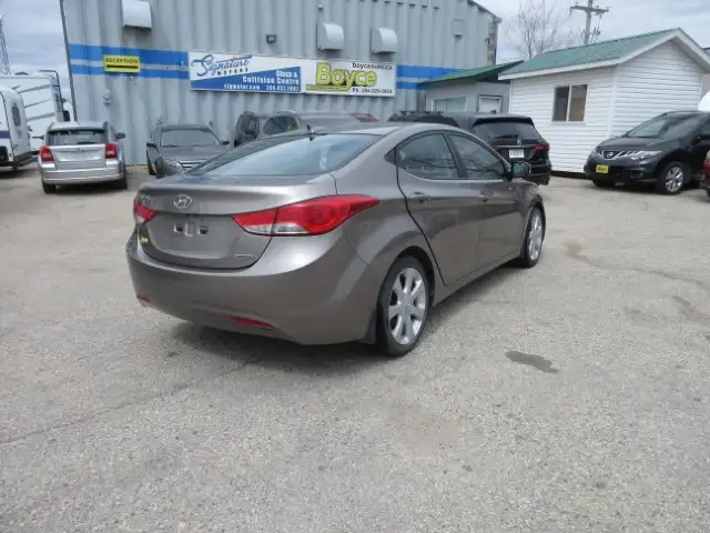 2013 Hyundai Elantra Limited w/Navi - Photo 5