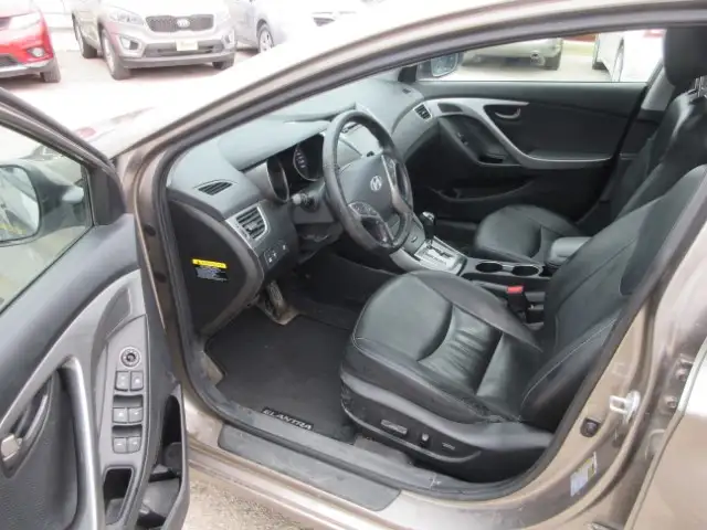 2013 Hyundai Elantra Limited w/Navi - Photo 9
