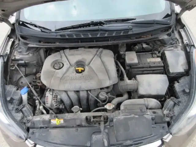 2013 Hyundai Elantra Limited w/Navi - Photo 17