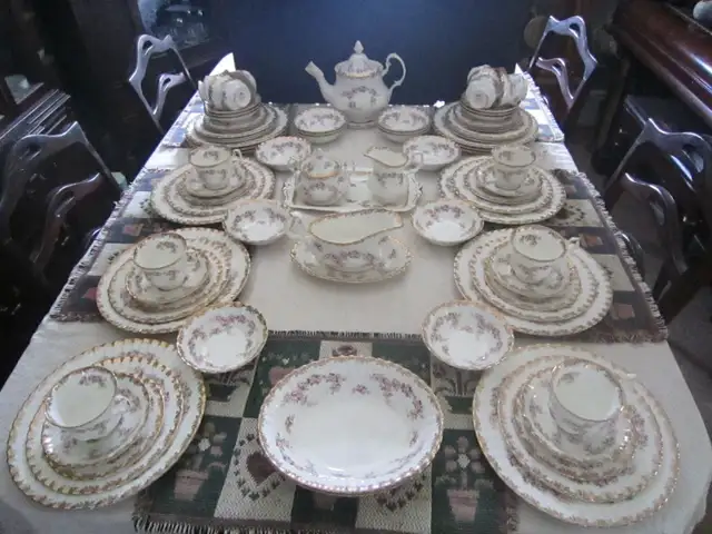Royal Albert DIMITY ROSE fine bone china set for 12