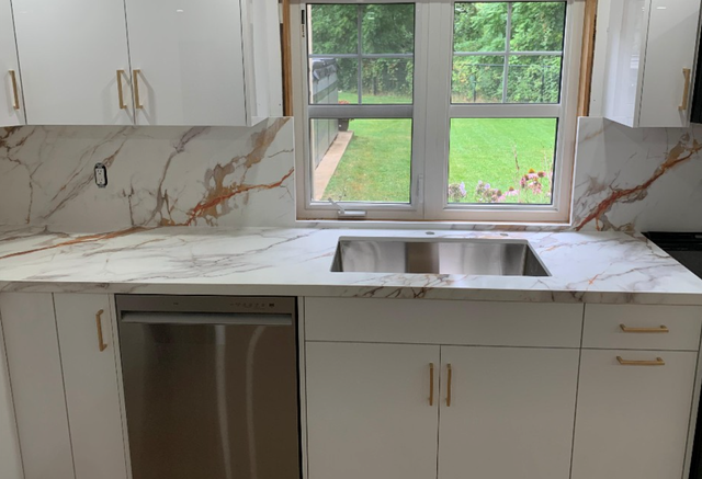 White Plain Quartz Countertops - With Golden Veins - Photo 3